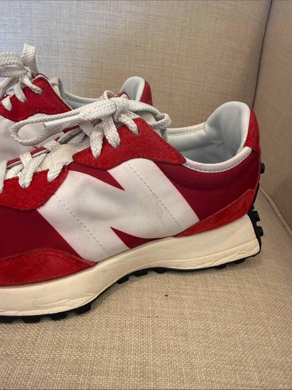 Men’s New Balance 327 sneakers -Red and White Retro Runner Sneakers - Picture 2 of 7